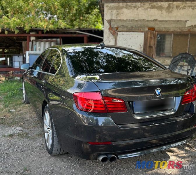 2010' BMW 5 Series photo #2