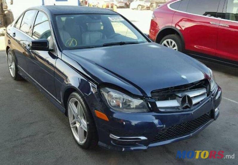 2014' Mercedes-Benz C photo #2