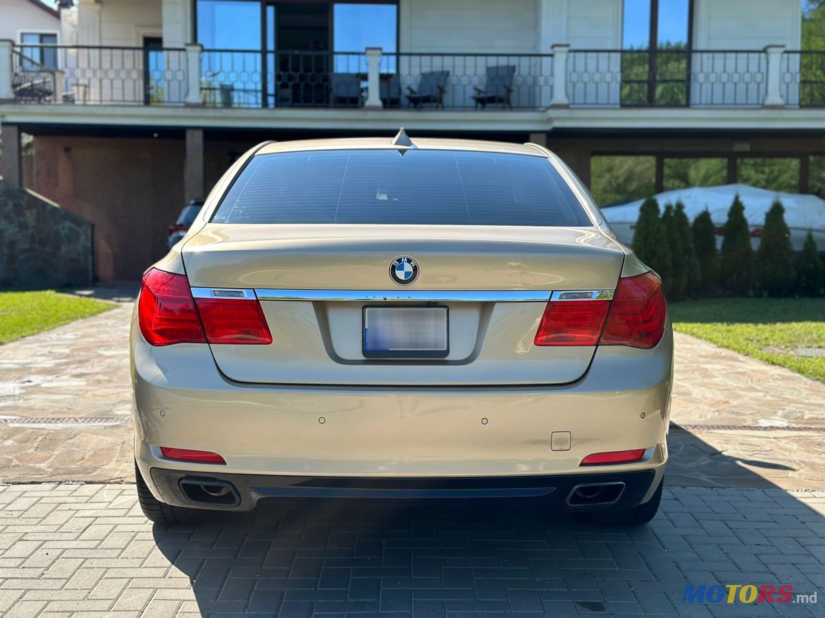 2011' BMW 7 Series photo #5
