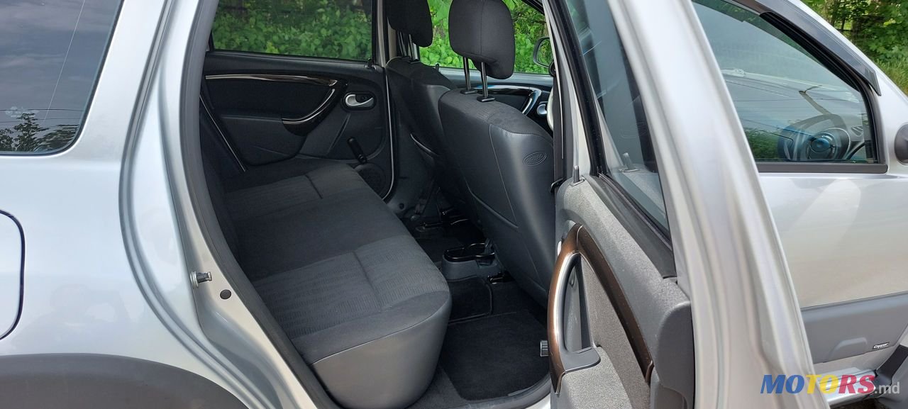 2010' Dacia Duster photo #6
