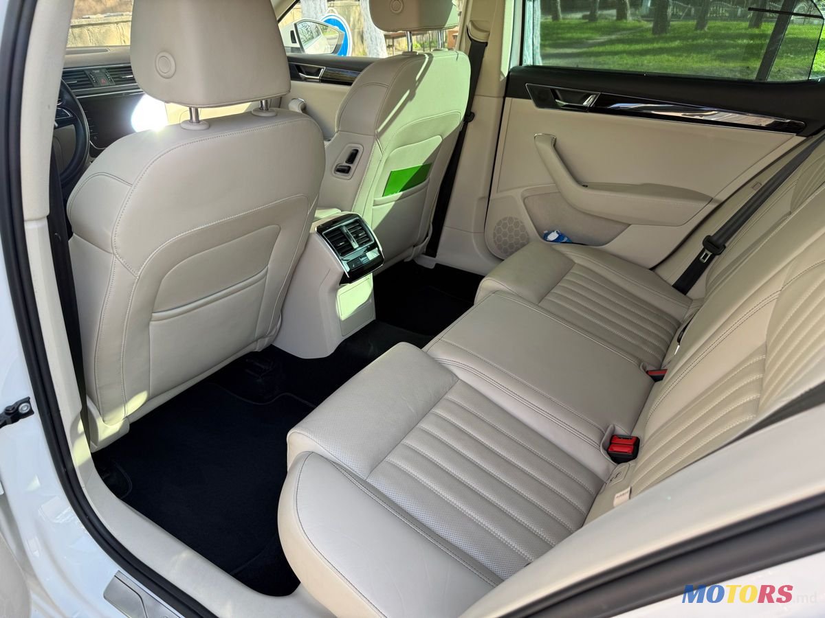 2020' Skoda Superb photo #6