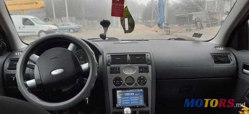 2001' Ford Mondeo photo #2