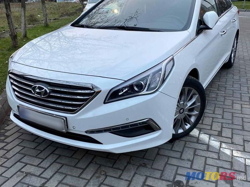 2015' Hyundai Sonata photo #2