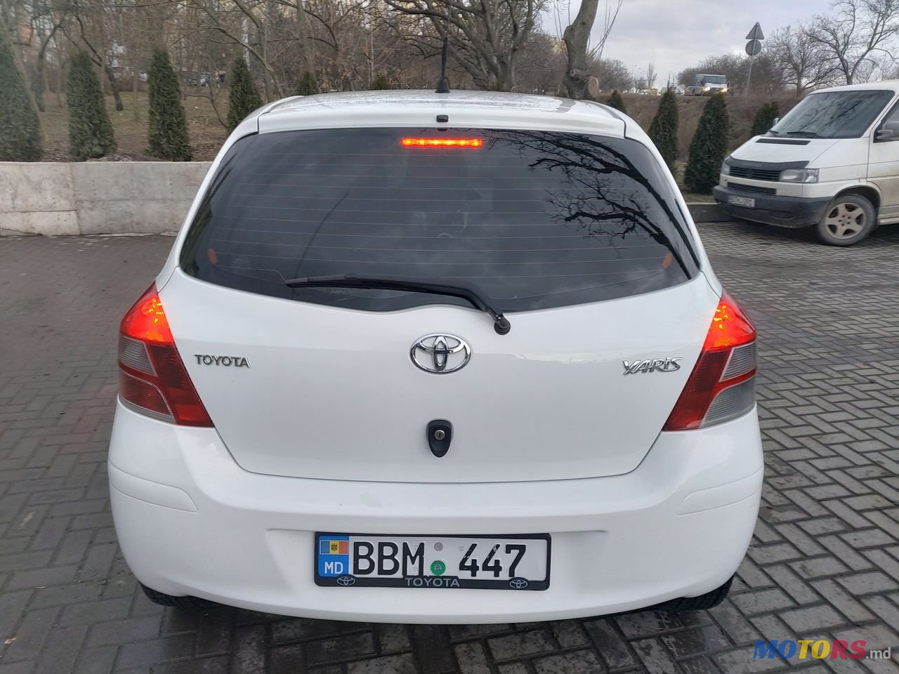 2011' Toyota Yaris photo #6