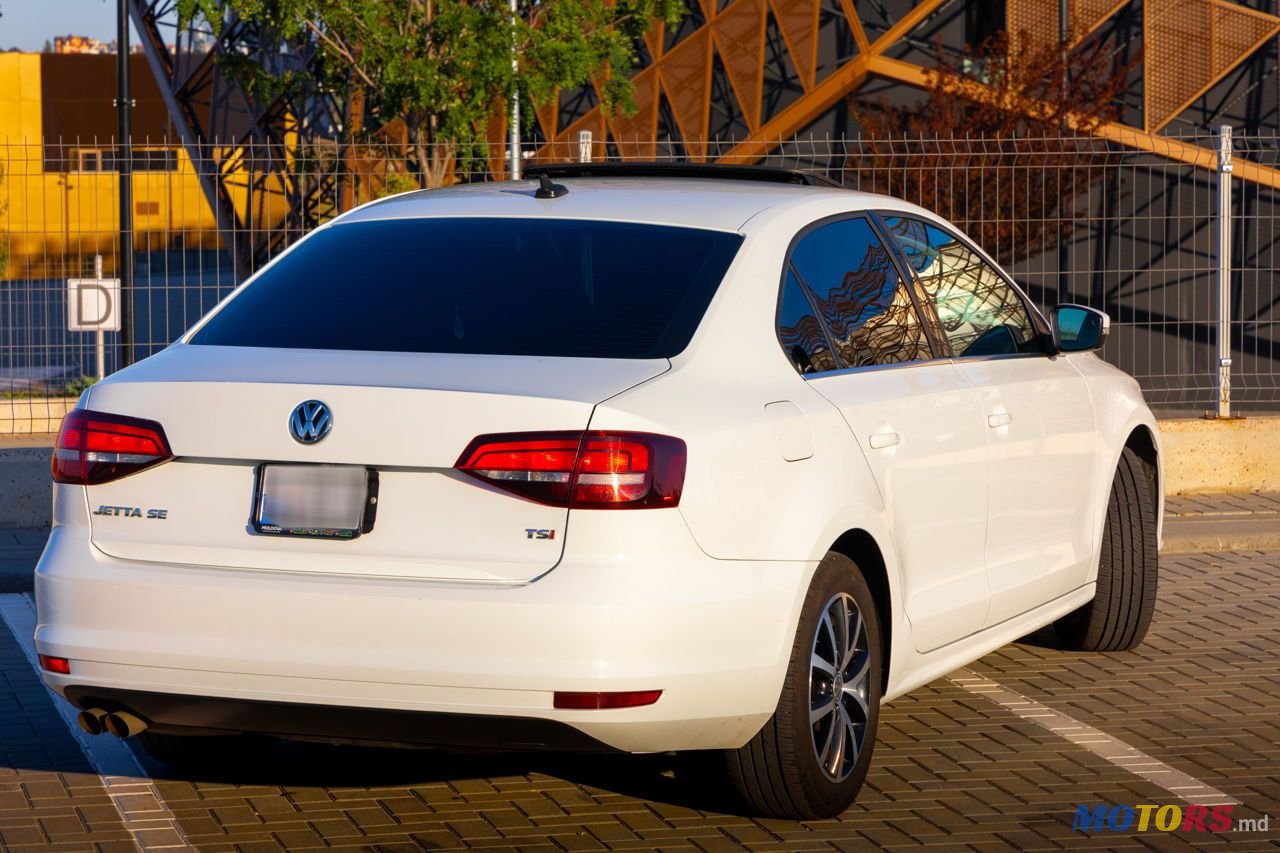 2016' Volkswagen Jetta photo #4