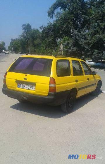 1995' Ford Escort photo #2