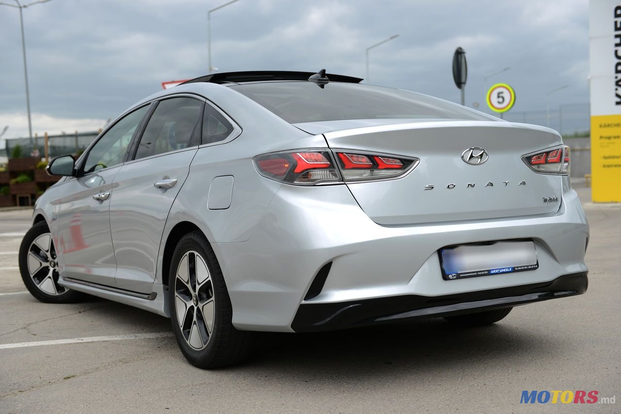 2020' Hyundai Sonata photo #2