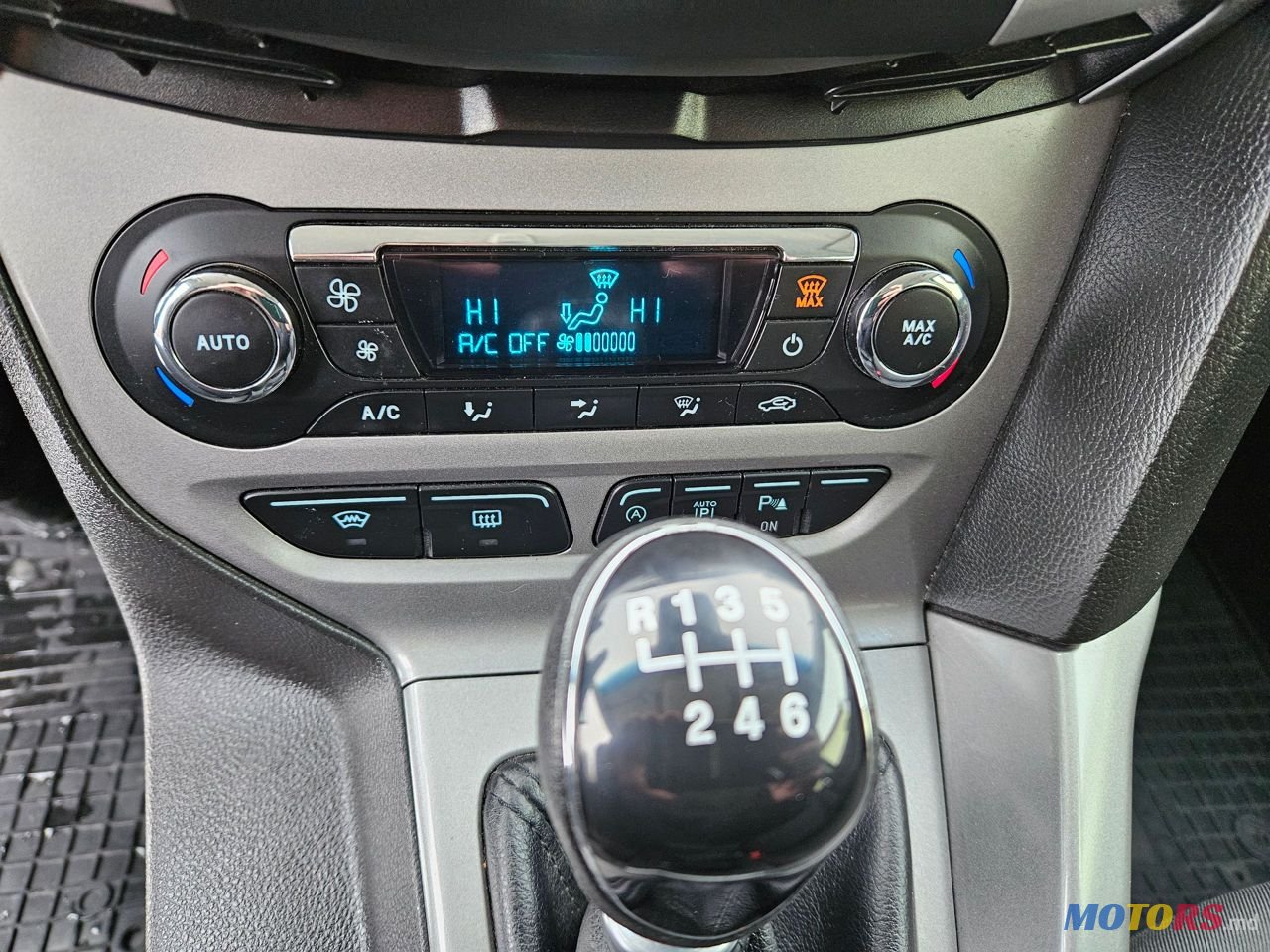 2014' Ford Focus photo #3