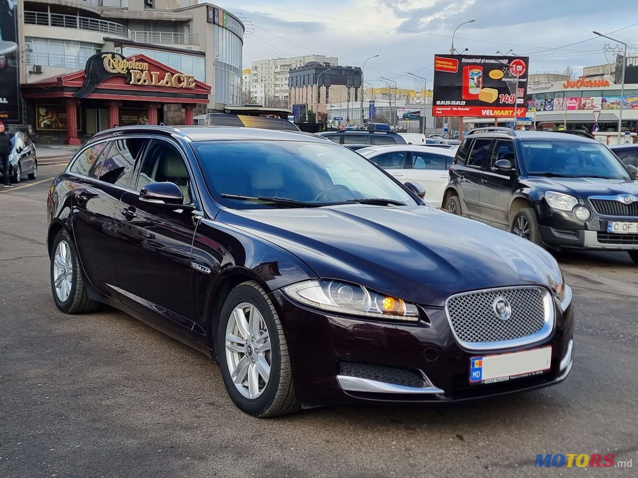 2013' Jaguar XF photo #1