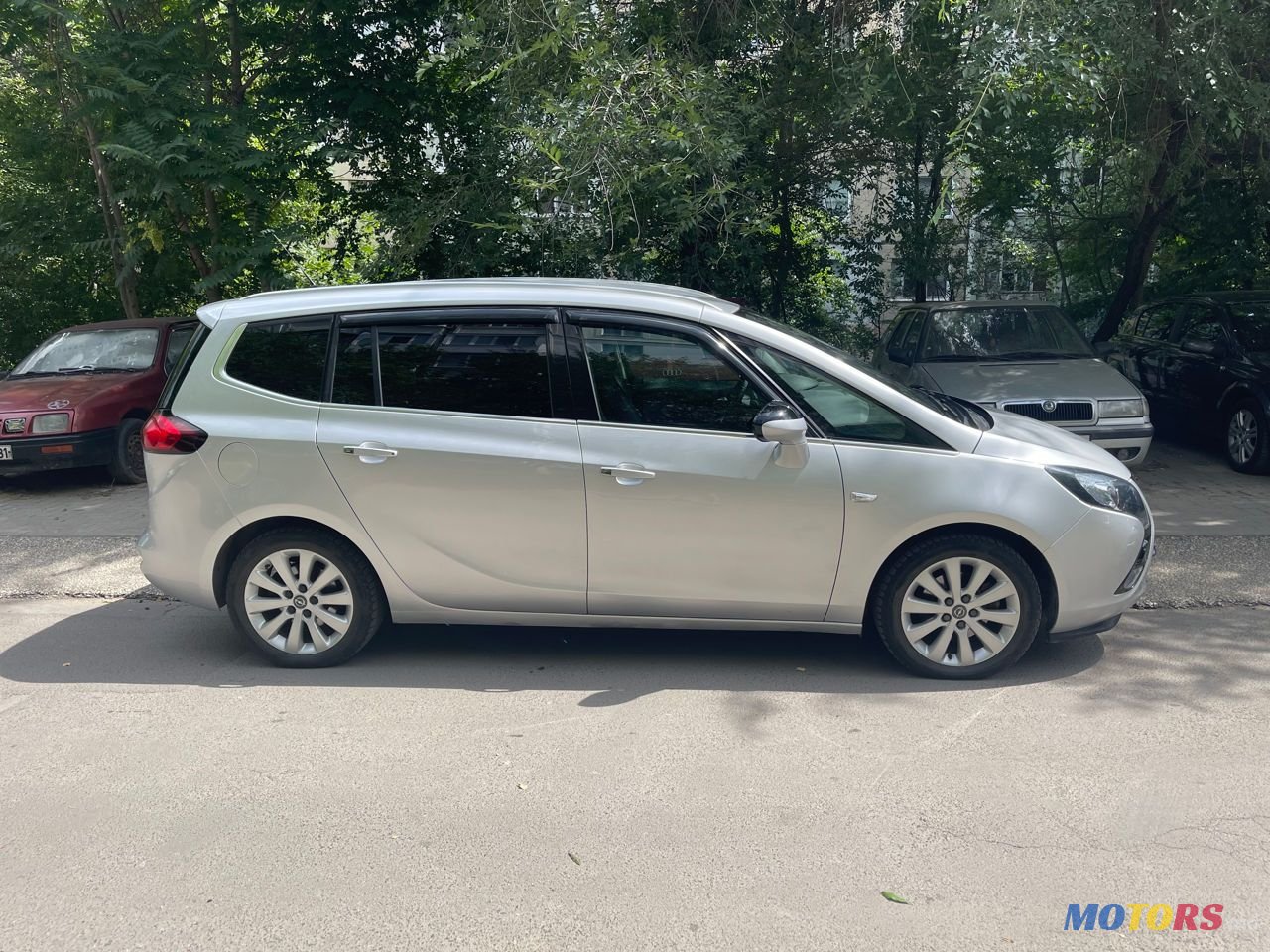 2011' Opel Zafira photo #5