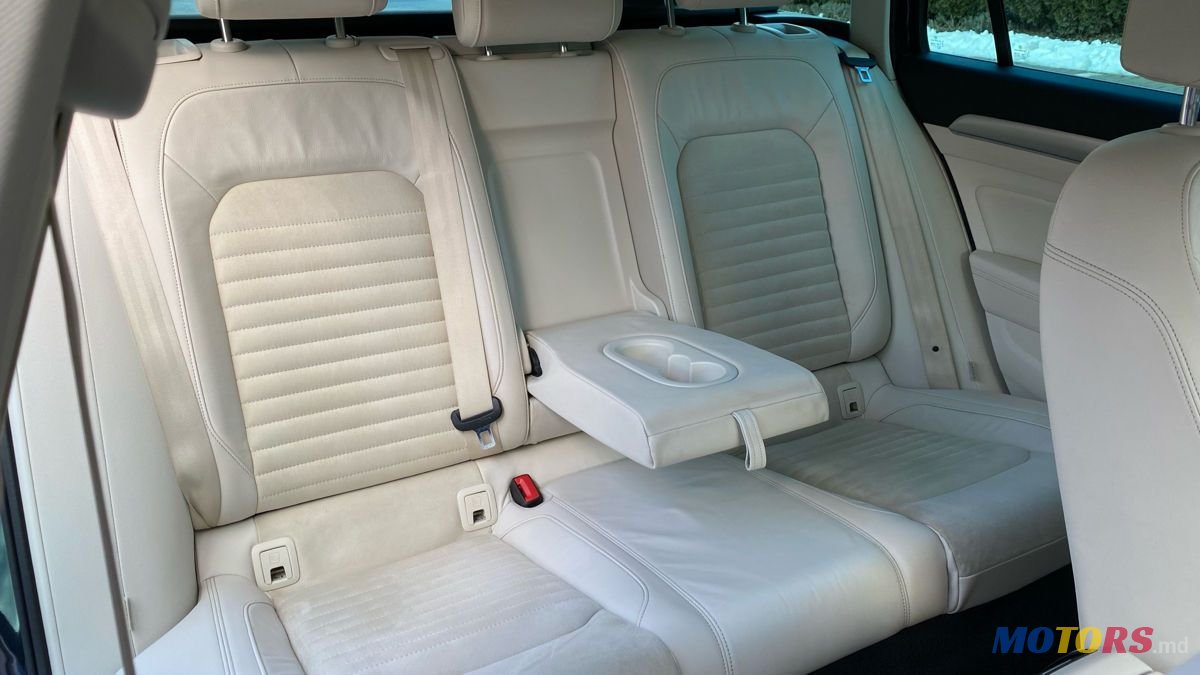 2017' Volkswagen Passat photo #6