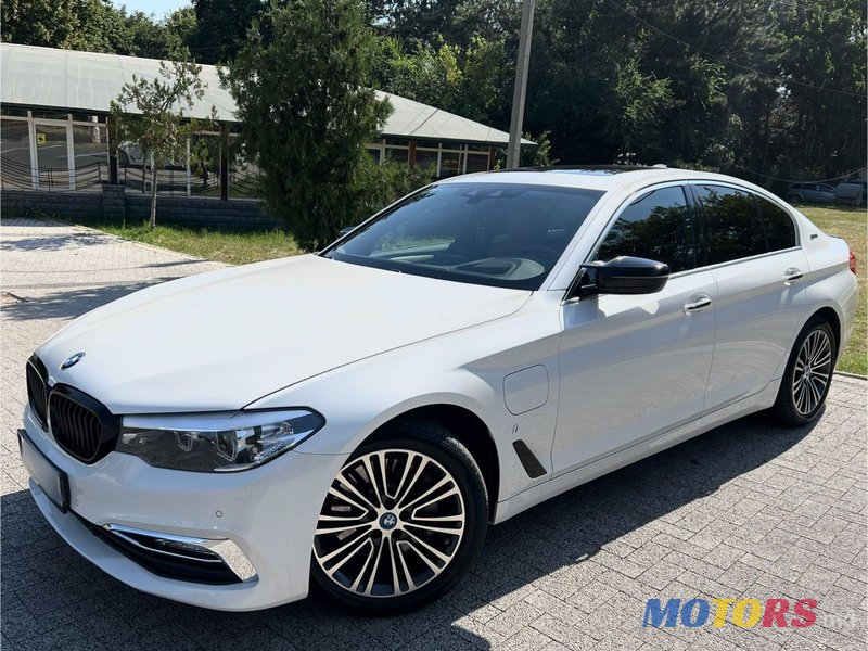 2017' BMW 5 Series photo #3