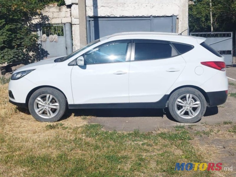 2011' Hyundai ix35 photo #1