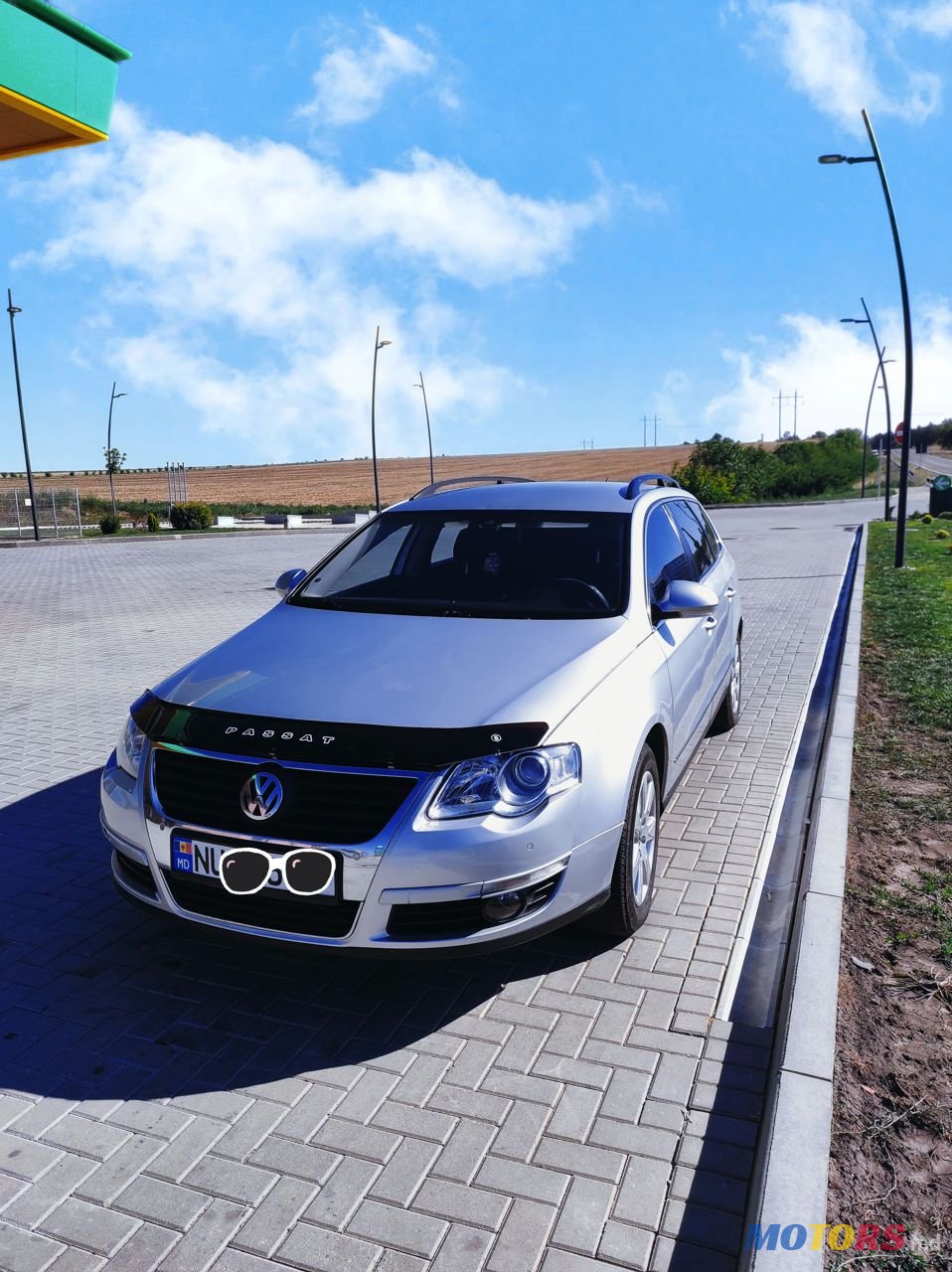 2009' Volkswagen Passat photo #1