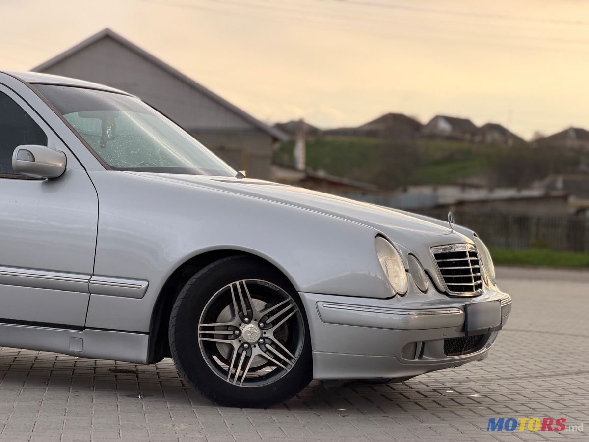 2002' Mercedes-Benz E-Class photo #3