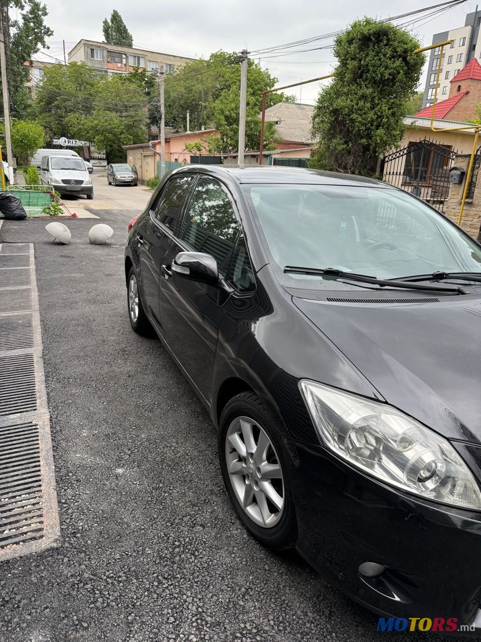 2010' Toyota Auris photo #3