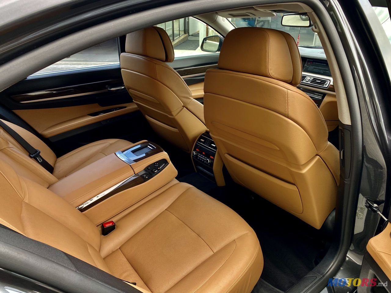 2009' BMW 7 Series photo #6