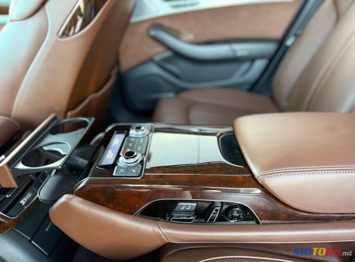 2015' Audi A8 photo #5