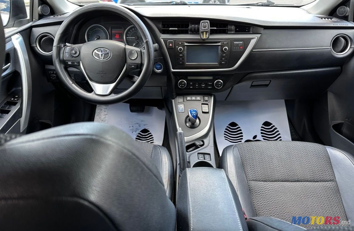 2014' Toyota Auris photo #5