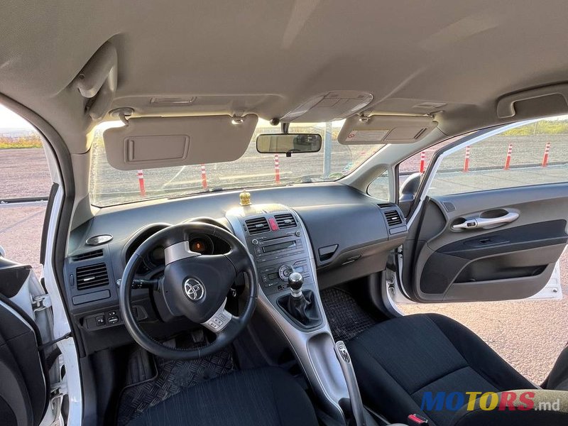 2009' Toyota Auris photo #6