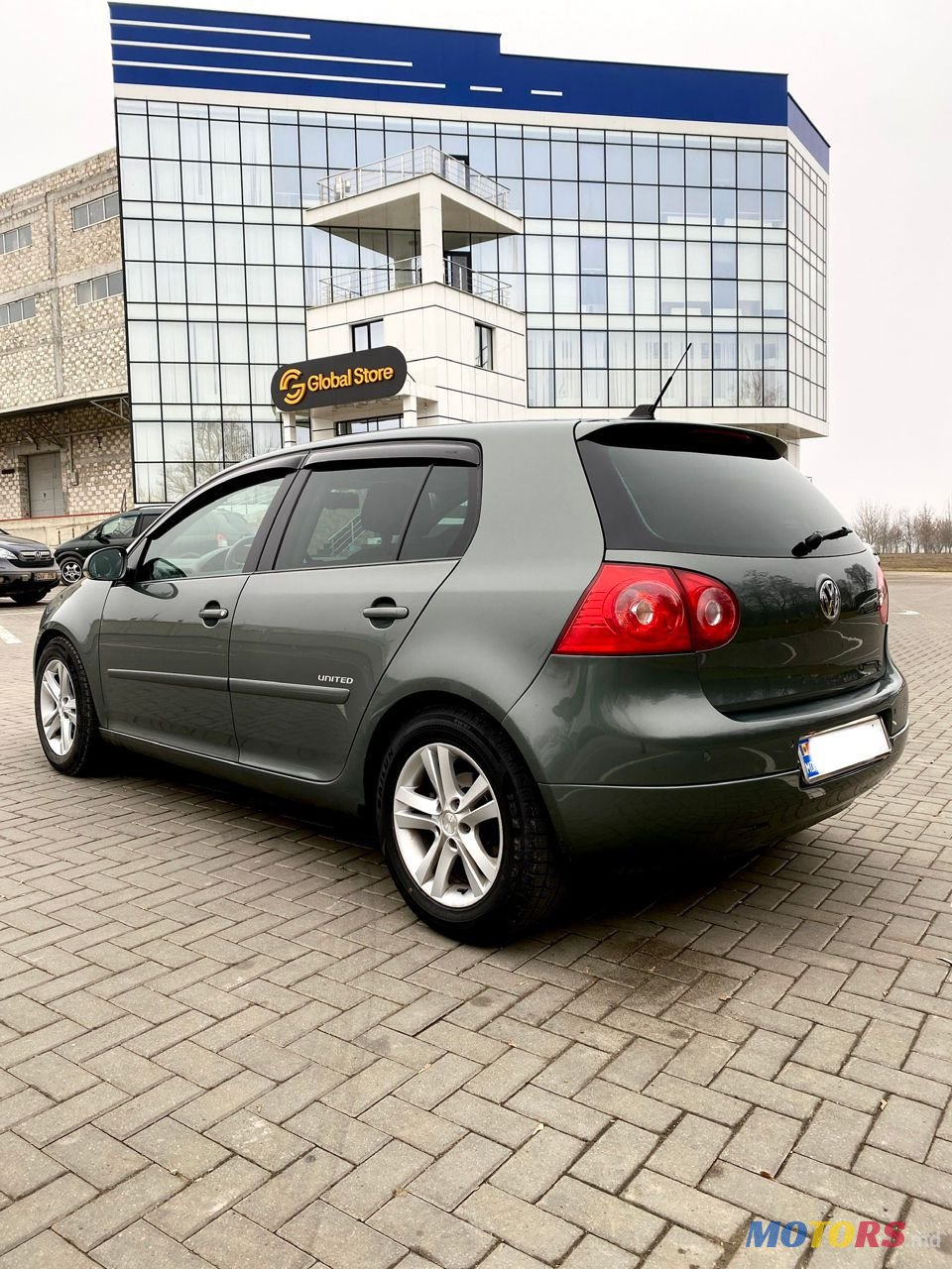 2009' Volkswagen Golf photo #1