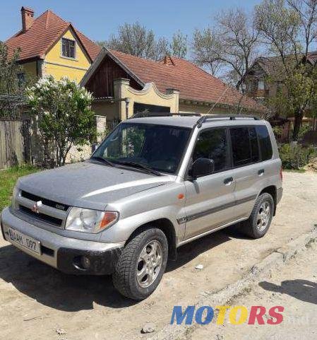 2003' Mitsubishi Pajero photo #1