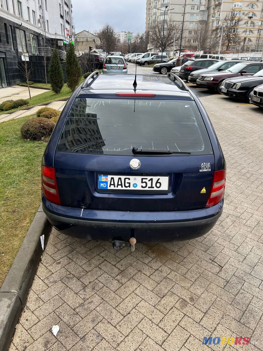 2001' Skoda Fabia photo #2