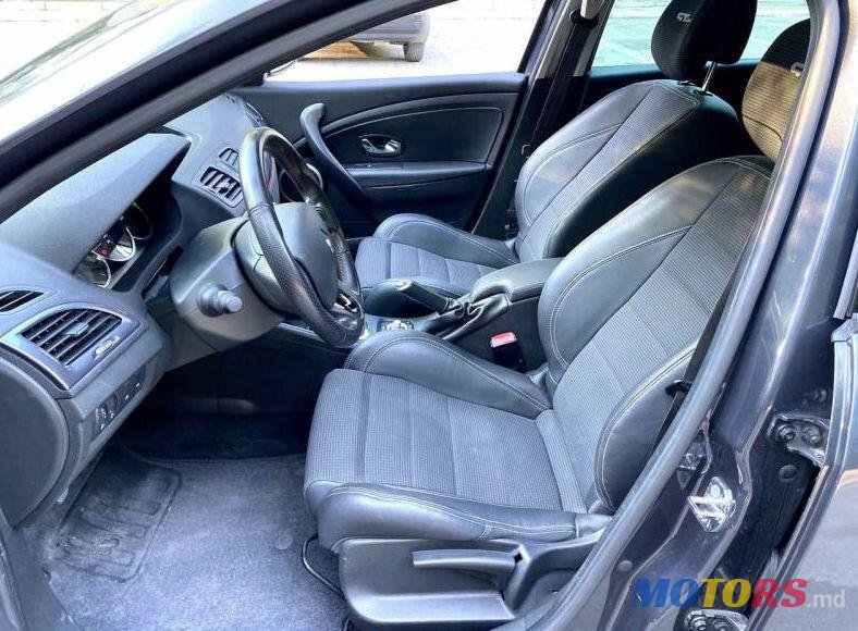 2012' Renault Megane photo #3