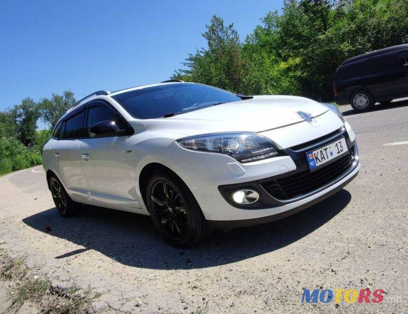 2013' Renault Megane photo #1