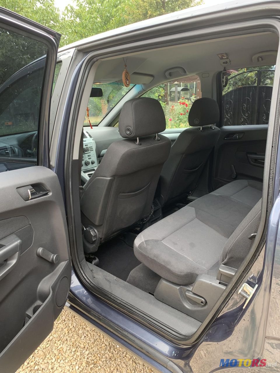 2009' Opel Zafira photo #5