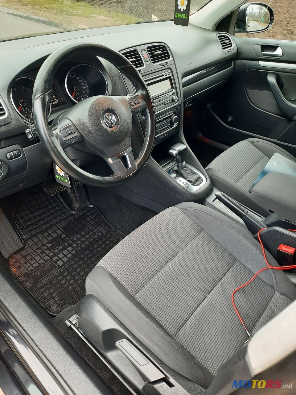 2009' Volkswagen Golf photo #3