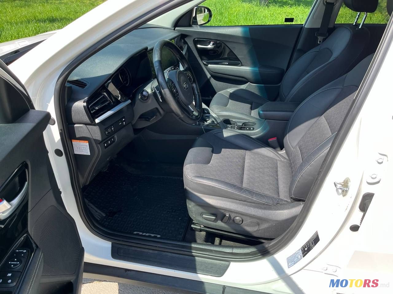 2020' Kia Niro photo #4