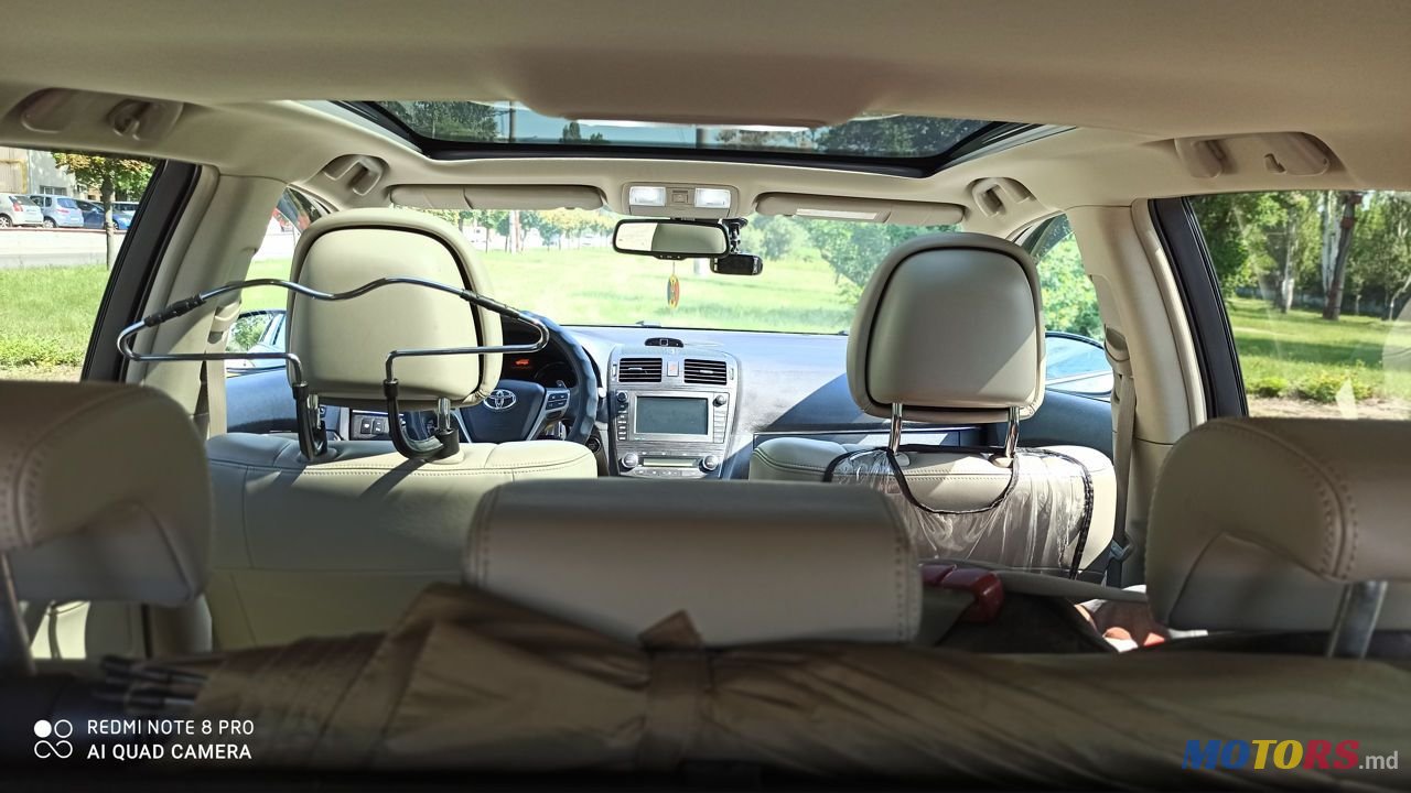 2010' Toyota Avensis photo #5