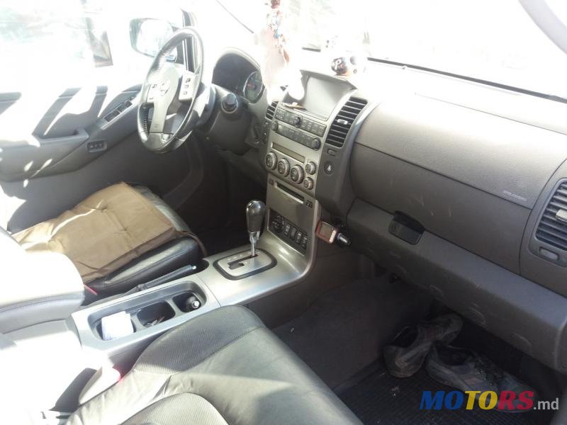 2008' Nissan Pathfinder photo #2