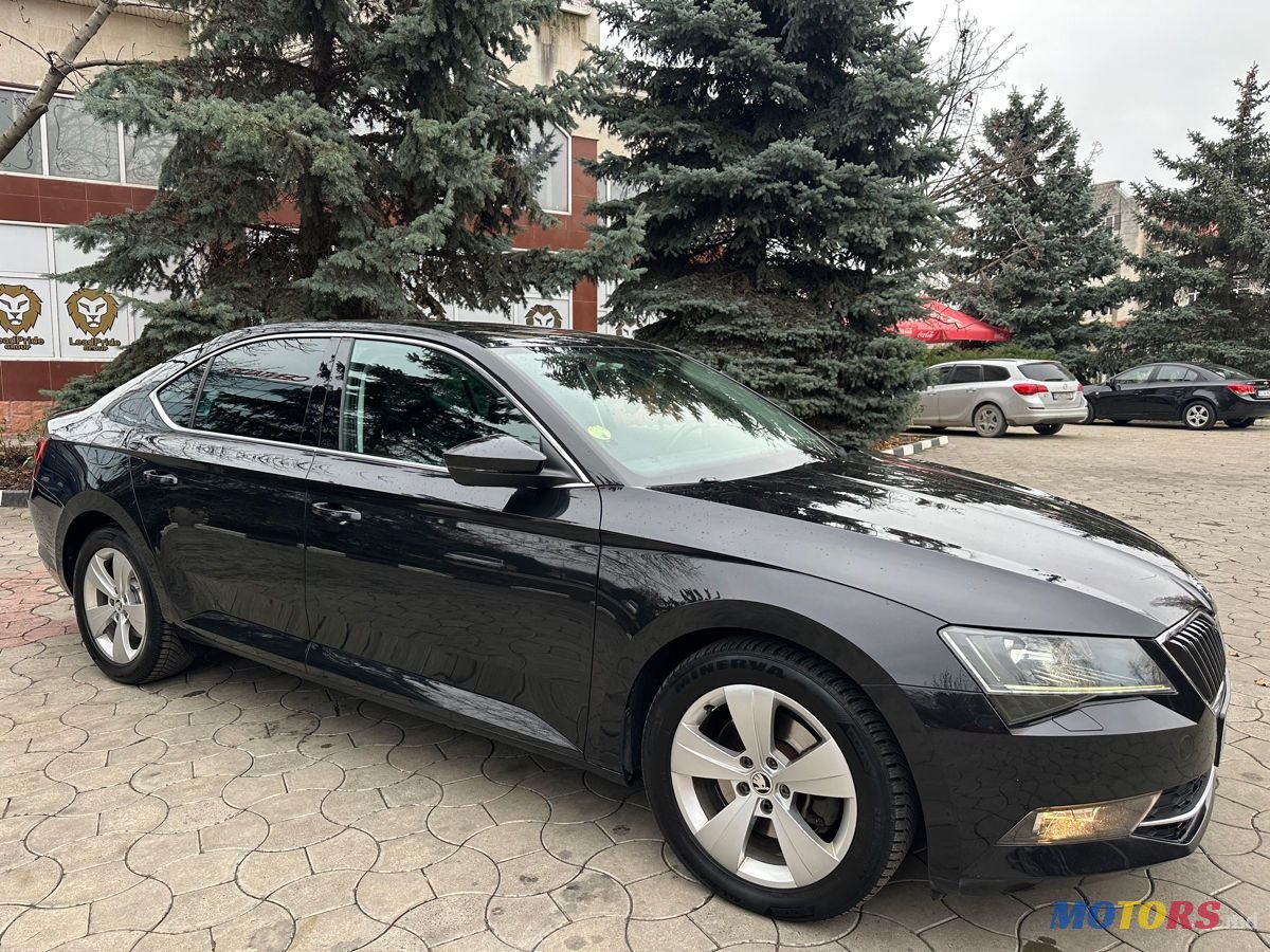 2019' Skoda Superb photo #5