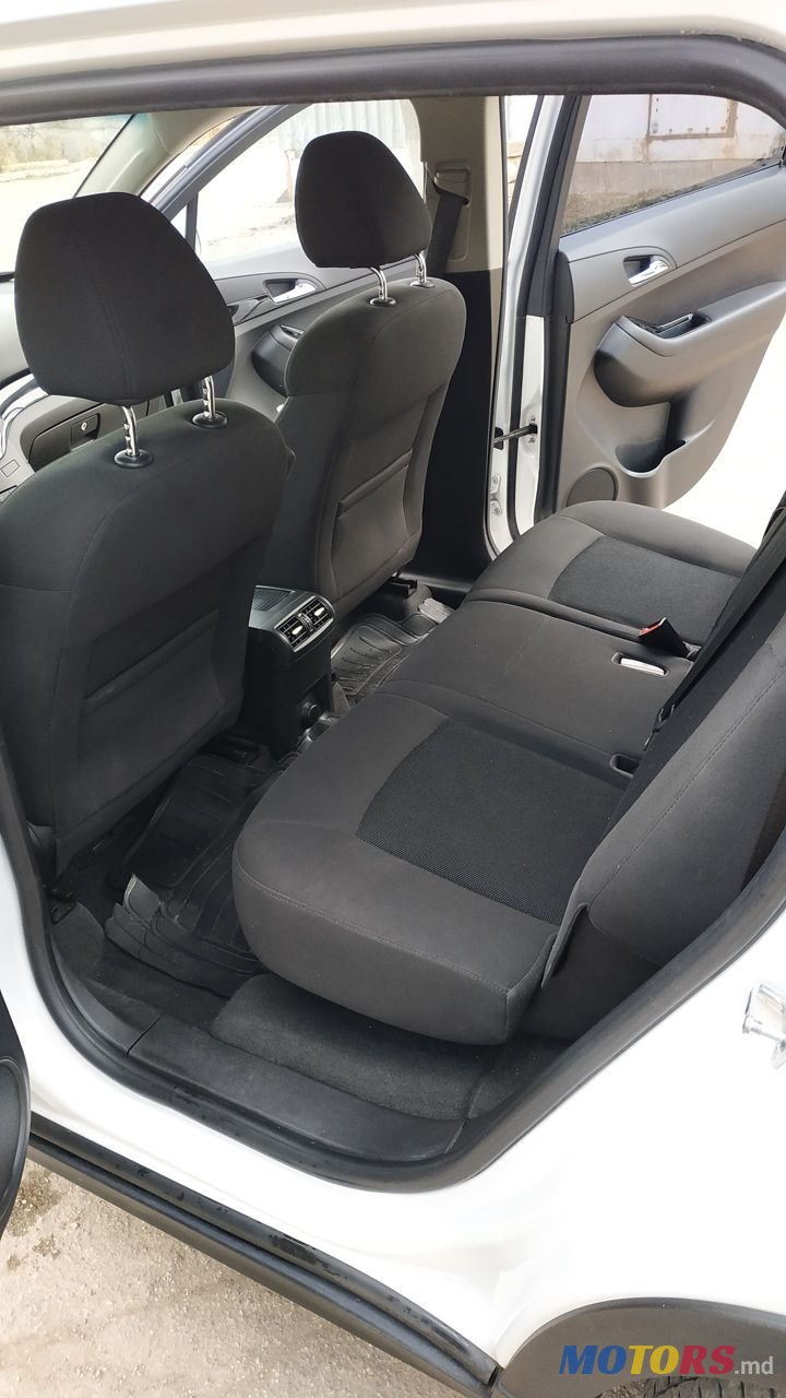 2011' Chevrolet Orlando photo #6