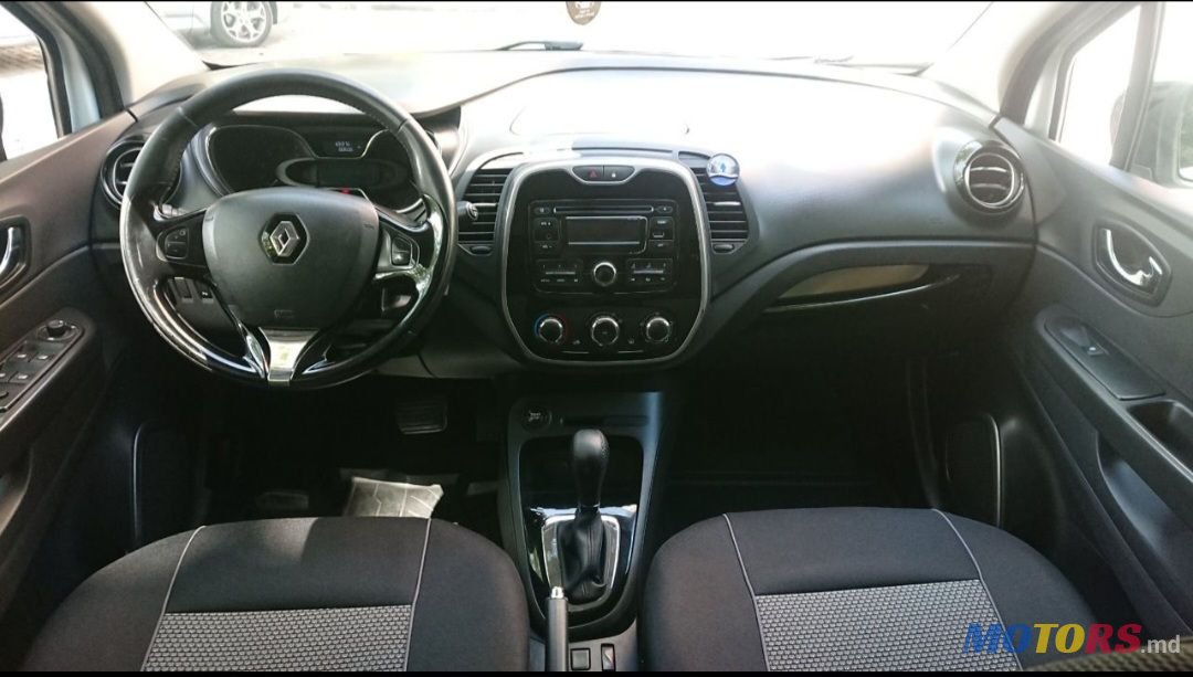 2015' Renault Captur photo #5