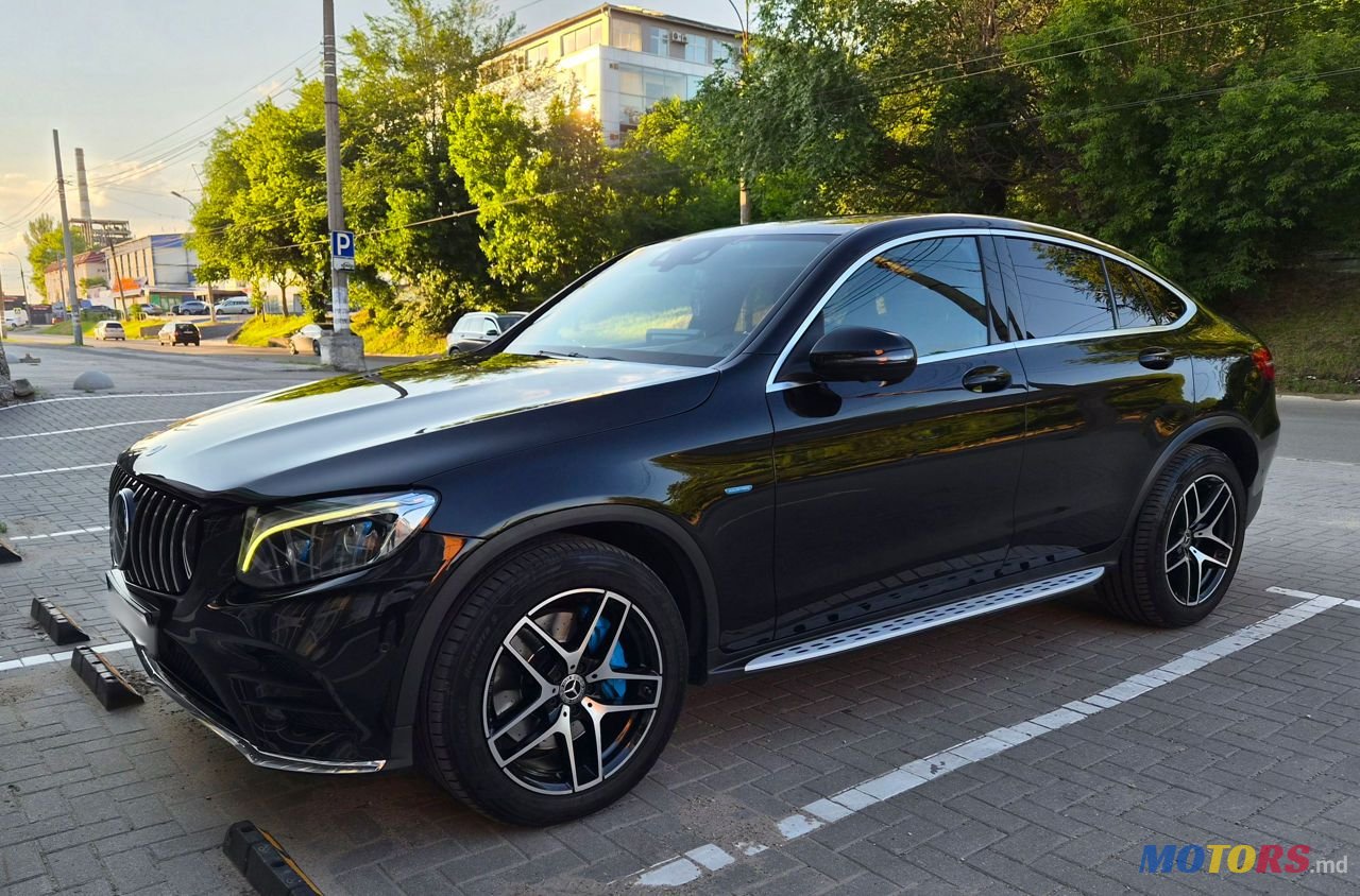 2017' Mercedes-Benz Glc Coupe photo #2