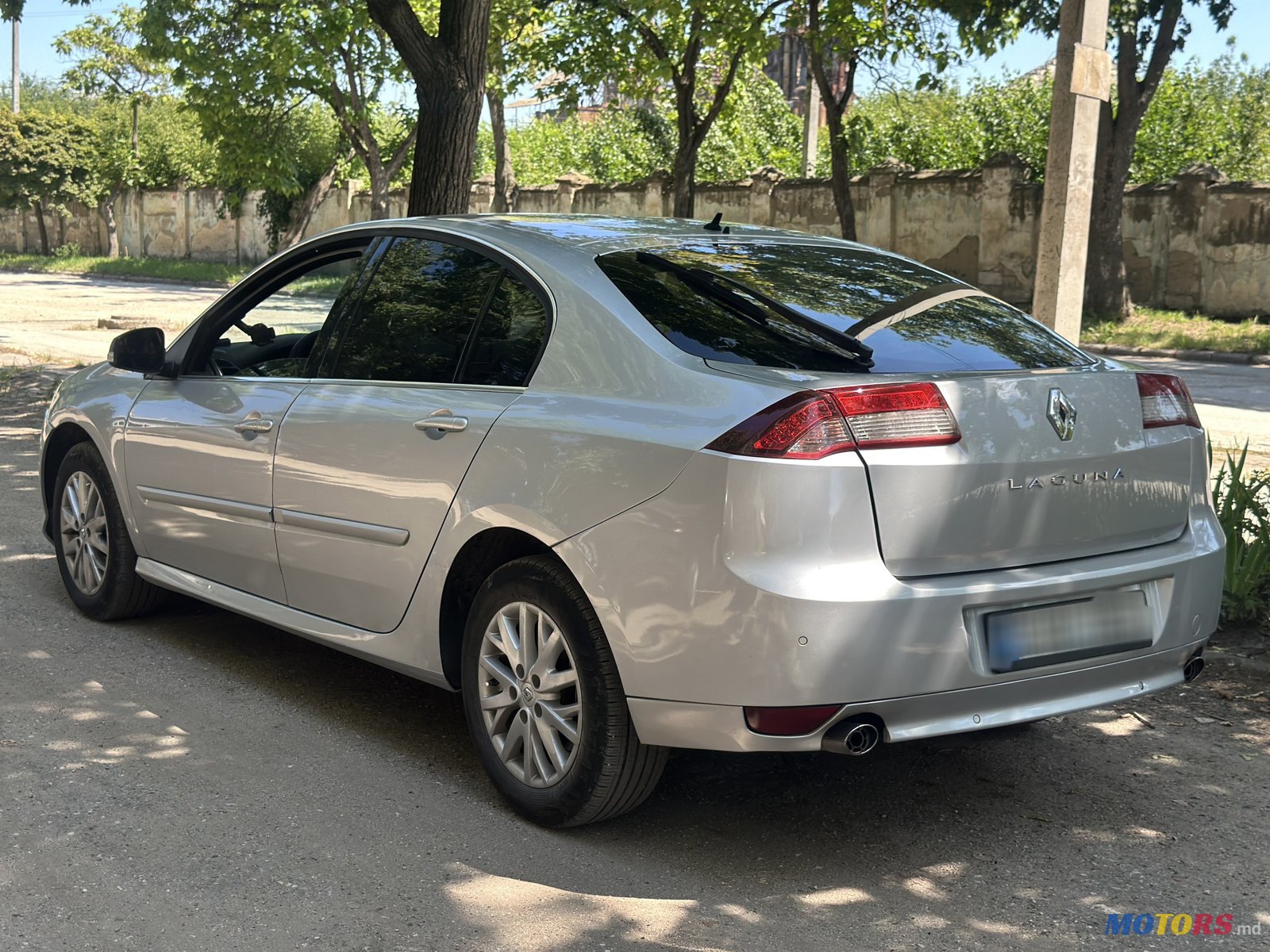 2014' Renault Laguna photo #5