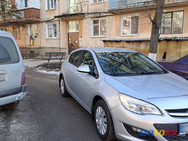 2014' Opel Astra photo #4