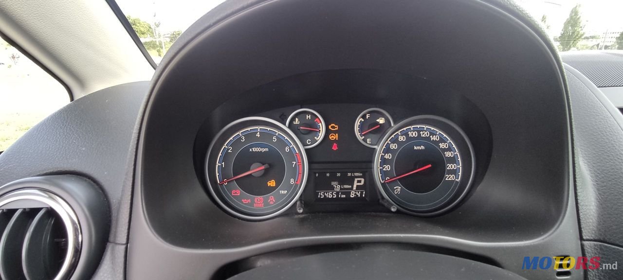 2011' Suzuki SX4 photo #1