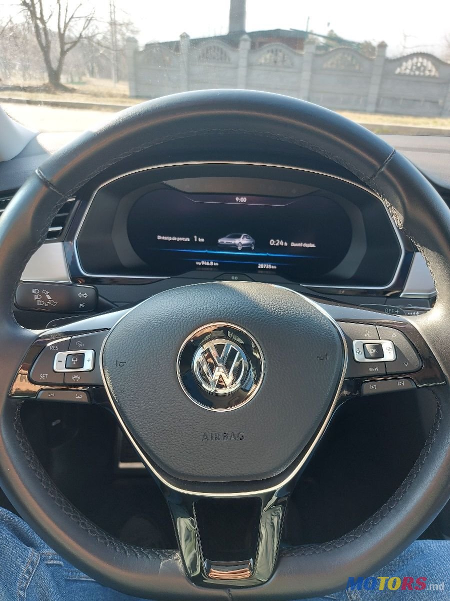 2019' Volkswagen Passat photo #4