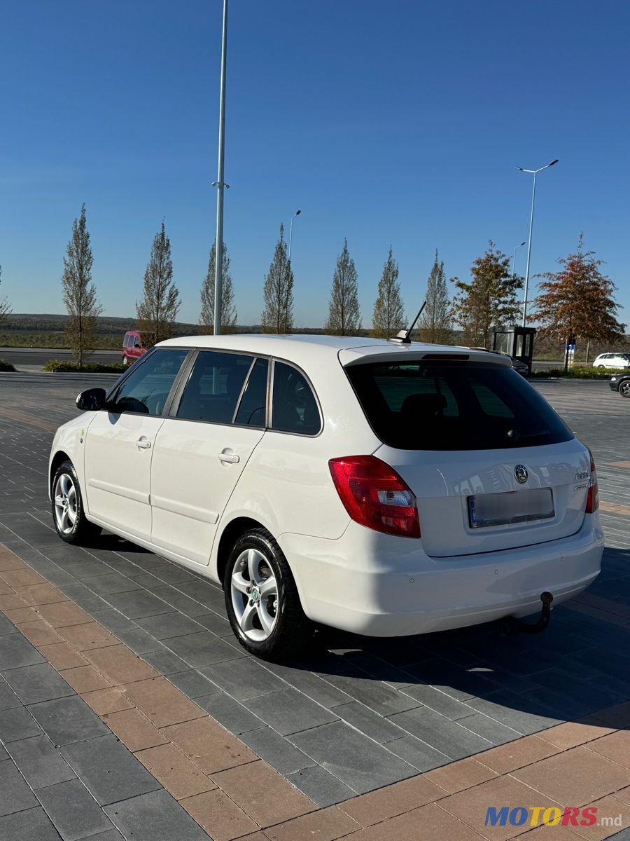 2012' Skoda Fabia photo #4