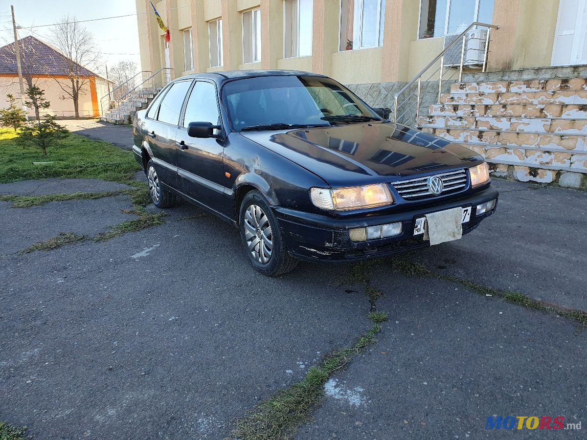 1994' Volkswagen Passat photo #1