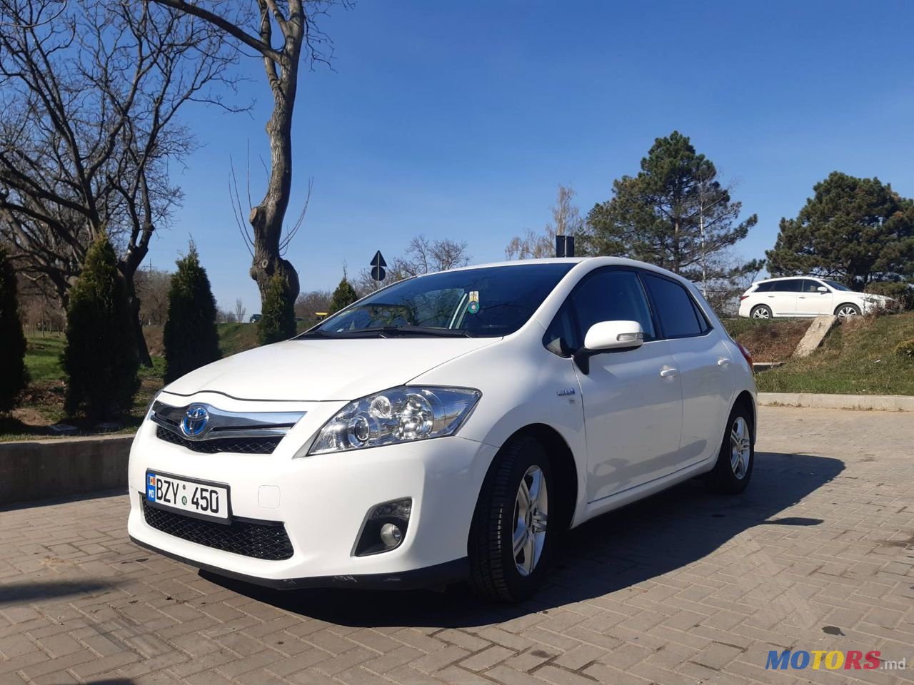 2010' Toyota Auris photo #4