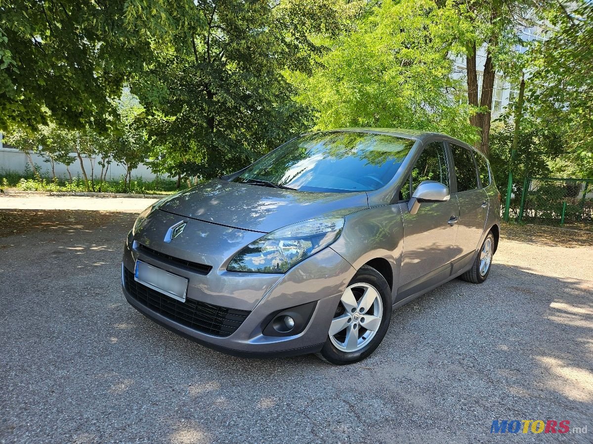 2009' Renault Grand Scenic photo #1