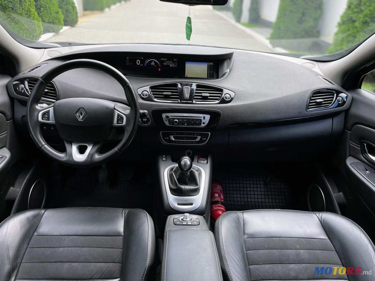 2012' Renault Scenic photo #6