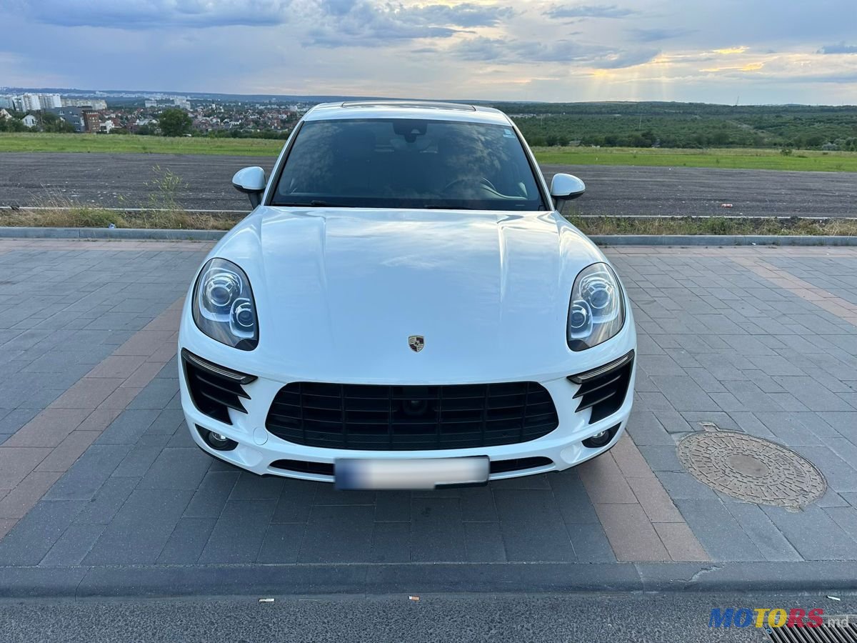 2018' Porsche Macan photo #1