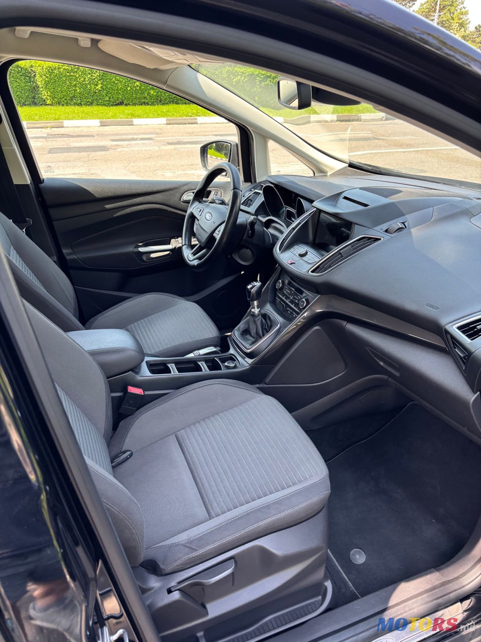 2017' Ford Grand C-MAX photo #6