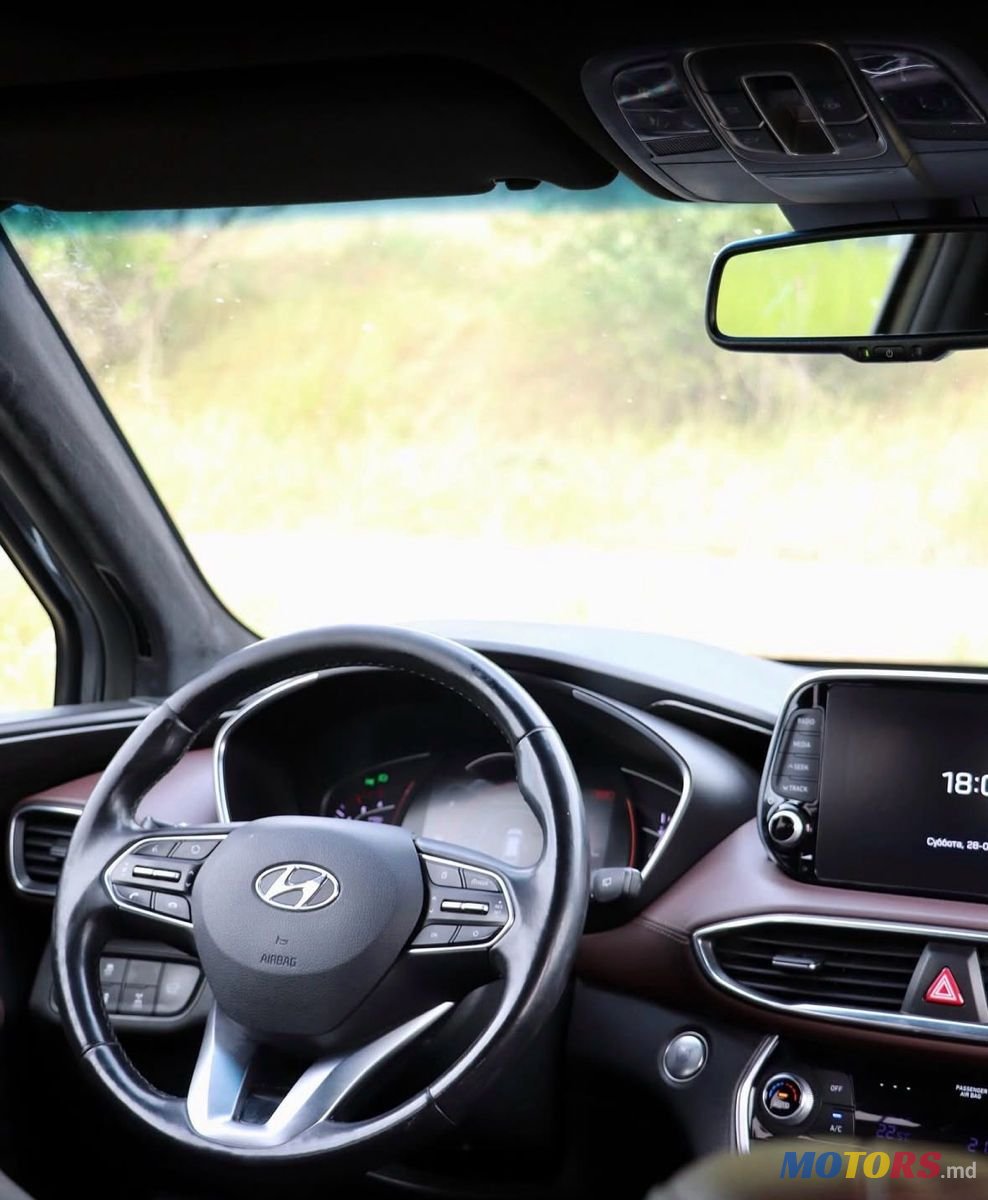 2018' Hyundai Santa Fe photo #5